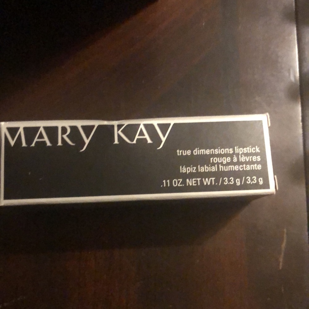 Mary Kay-  $10.00 True Dimensions Lipstick. - Picture 3 of 10
